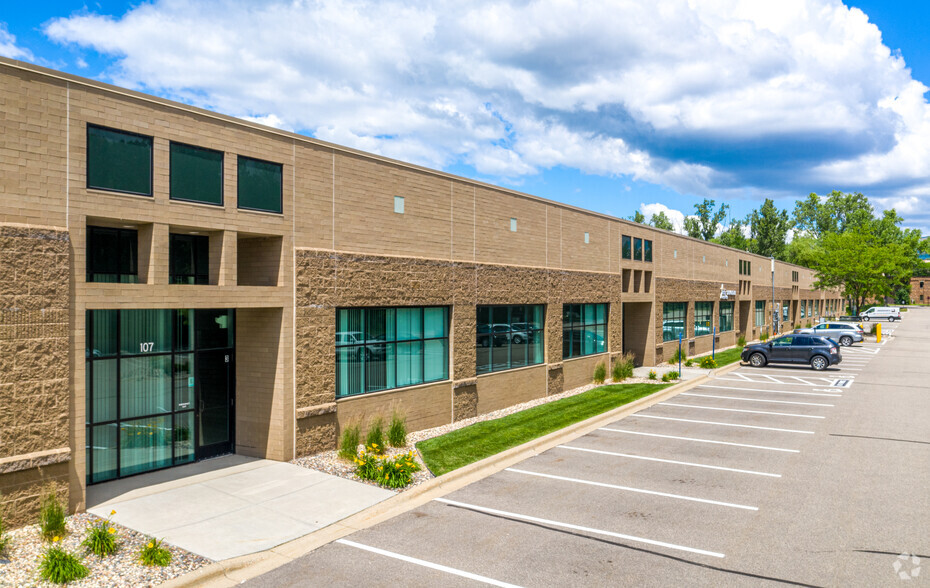 6455 Flying Cloud Dr, Eden Prairie, MN en alquiler - Foto del edificio - Imagen 1 de 5