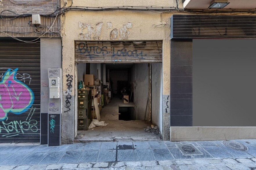 Local en Granada, Granada en venta - Foto del edificio - Imagen 3 de 16