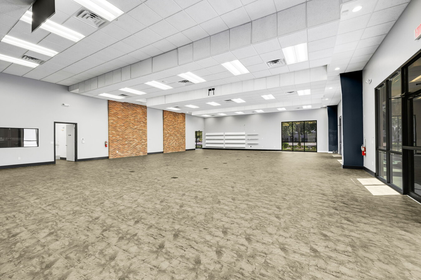 8991 Daniels Center Dr, Fort Myers, FL 33912 - Unidad 102 -  - Foto del interior - Image 1 of 10