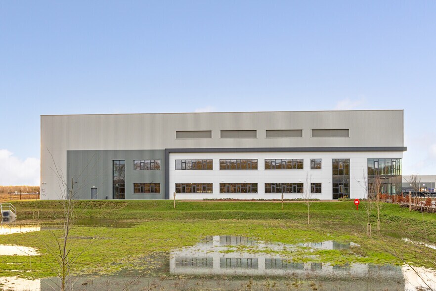 Electric Av, Lincoln en alquiler - Foto del edificio - Imagen 3 de 7