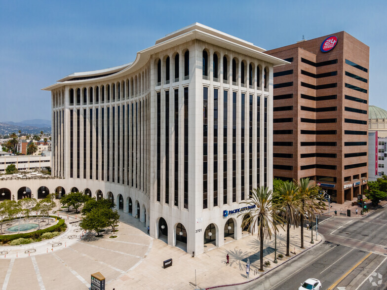 3701 Wilshire Blvd, Los Angeles, CA en alquiler - Foto del edificio - Imagen 2 de 21