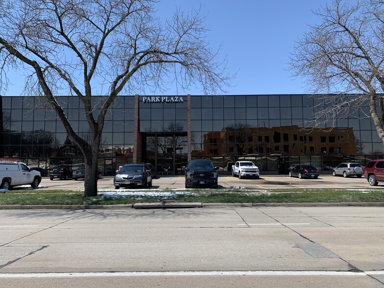 301 S 70th St, Lincoln, NE en alquiler - Foto del edificio - Imagen 3 de 22