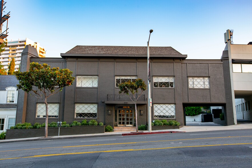 8733 W Sunset Blvd, West Hollywood, CA en alquiler - Foto del edificio - Imagen 1 de 10