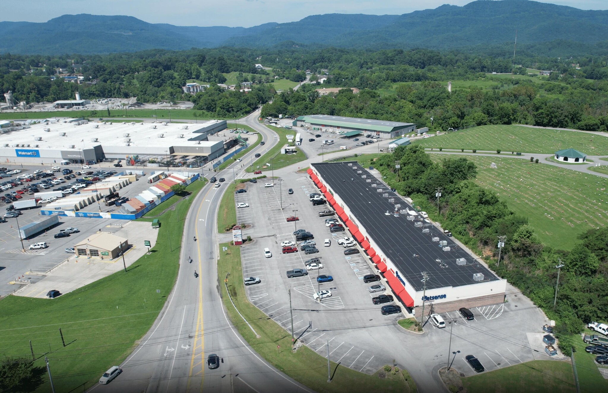 1875 N 25th St, Middlesboro, KY en alquiler Foto del edificio- Imagen 1 de 12