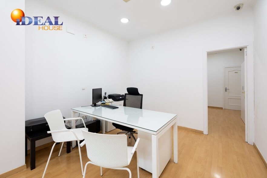 Local en Granada en venta - Foto del interior - Imagen 3 de 15