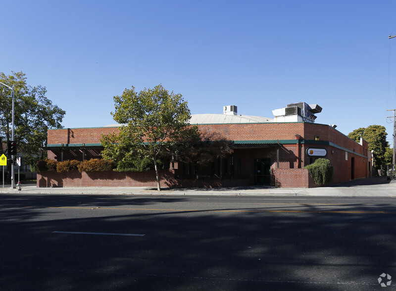 3258 Stockton Blvd, Sacramento, CA en venta - Foto del edificio - Imagen 2 de 4