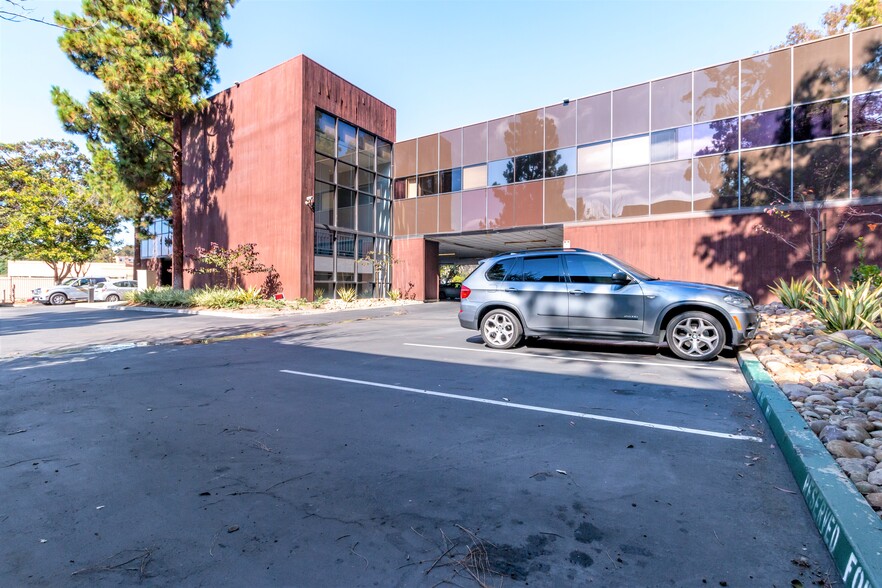 191 Calle Magdalena, Encinitas, CA en alquiler - Foto del edificio - Imagen 2 de 6