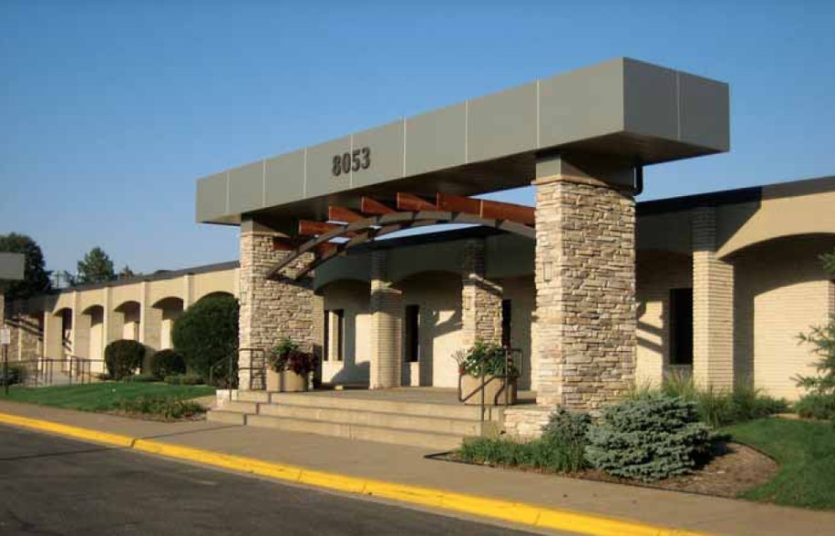 8053 E Bloomington Fwy, Bloomington, MN en venta - Foto del edificio - Imagen 1 de 1