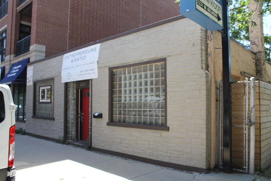 2227-2231 W Belmont Ave, Chicago, IL en alquiler - Foto principal - Imagen 1 de 12