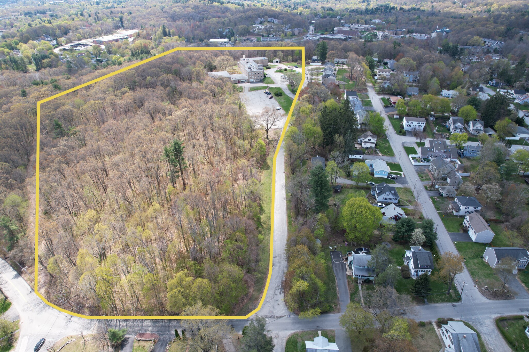 25 Chester St, Worcester, MA en venta Vista aérea- Imagen 1 de 9