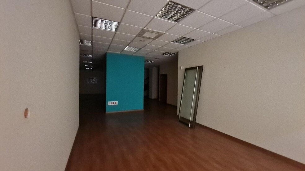 Local en León, León en venta - Foto del edificio - Imagen 2 de 7