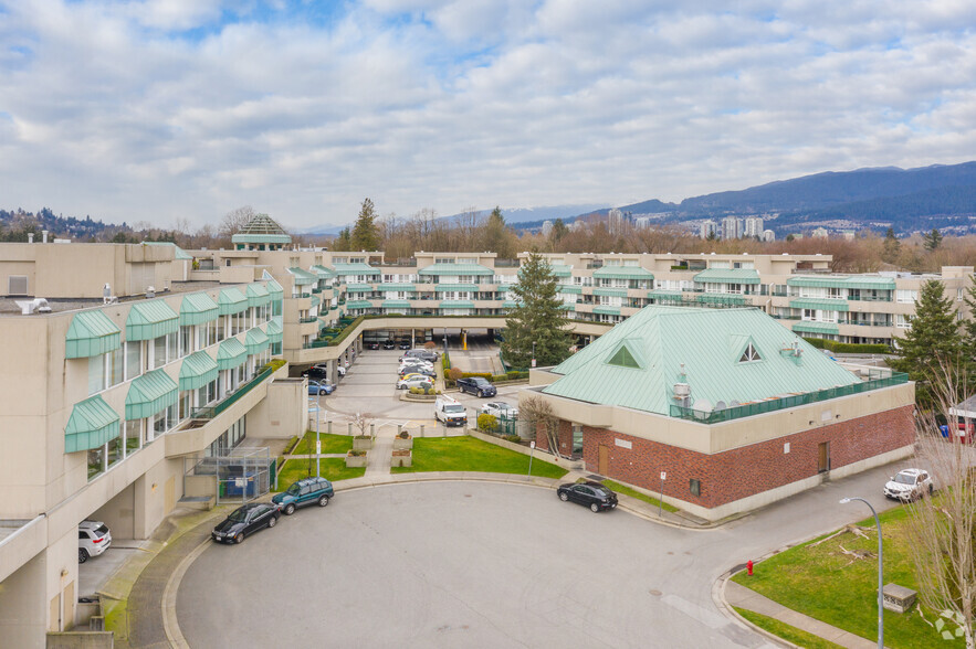 2099 Lougheed Hwy, Port Coquitlam, BC en venta - Foto del edificio - Imagen 2 de 18