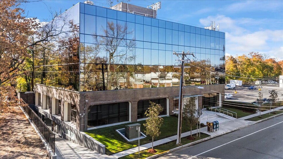 1975 Linden Blvd, Elmont, NY en alquiler - Foto del edificio - Imagen 1 de 12