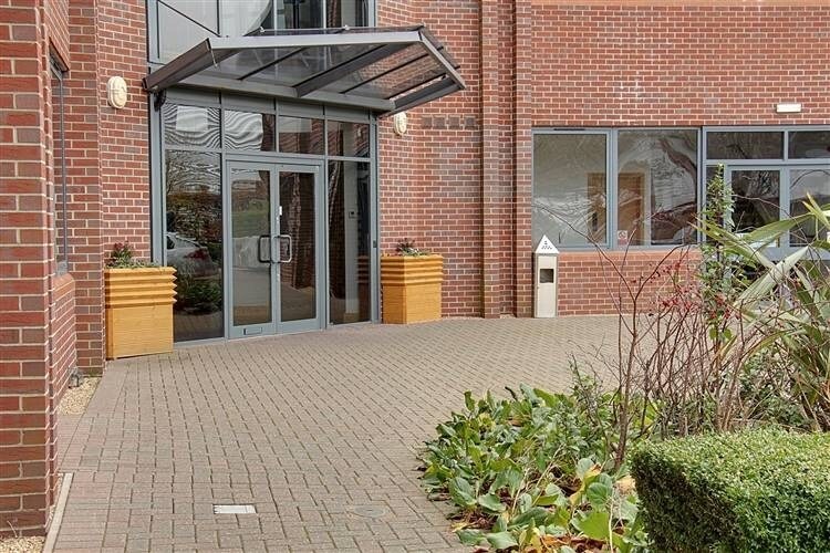 11 Aviation Park W, Hurn en alquiler - Foto del edificio - Imagen 2 de 2