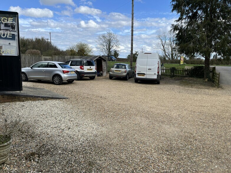 Aylesbury Rd, Leighton Buzzard en alquiler - Foto del edificio - Imagen 3 de 10