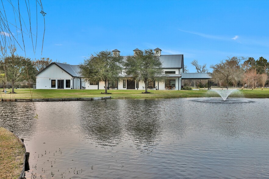 12194 Sleepy Hollow Rd, Conroe, TX en venta - Foto del edificio - Imagen 3 de 27