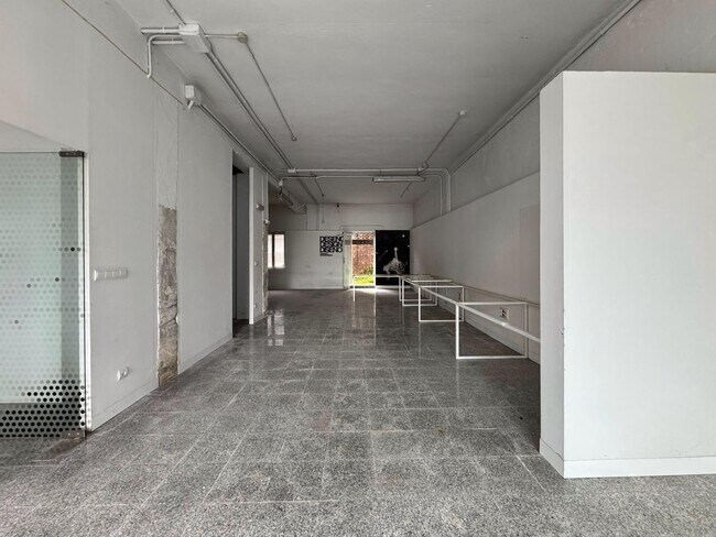 Más detalles de Rúa Padre Fernando Olmedo, 44, Pontevedra - Local en venta