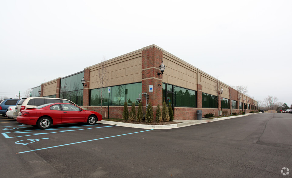 41227 Mound Rd, Sterling Heights, MI en venta - Foto del edificio - Imagen 2 de 2