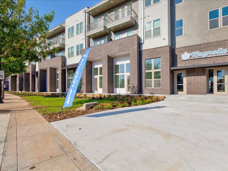 601 N Oak St, Roanoke, TX en alquiler - Foto del edificio - Imagen 3 de 18