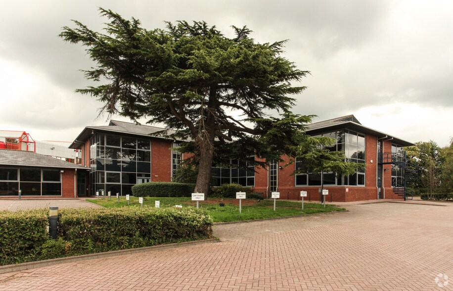 715 Waterside Dr, Almondsbury en alquiler - Foto principal - Imagen 1 de 9