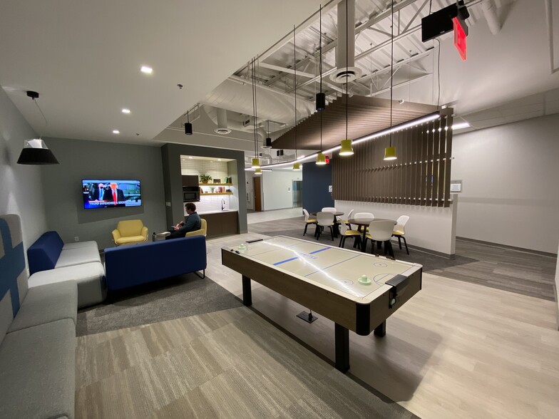 1320 City Center Dr, Carmel, IN en alquiler - Foto del interior - Imagen 3 de 11