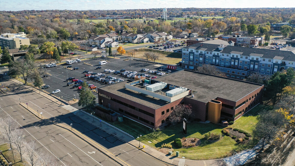 6499 University Ave NE, Fridley, MN en alquiler - Foto del edificio - Imagen 2 de 21