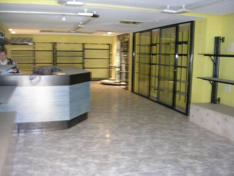Local en Elche, Alicante en venta - Foto del interior - Imagen 1 de 7