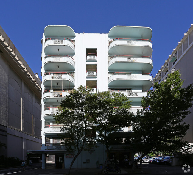 334 Seaside Ave, Honolulu, HI en alquiler - Foto del edificio - Imagen 2 de 7