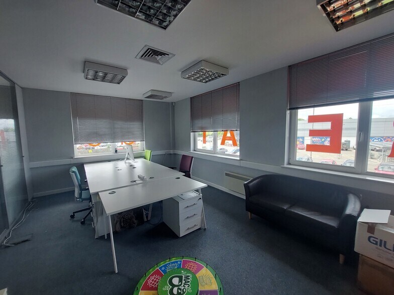 Players Rd, Stirling en alquiler - Foto del edificio - Imagen 3 de 3