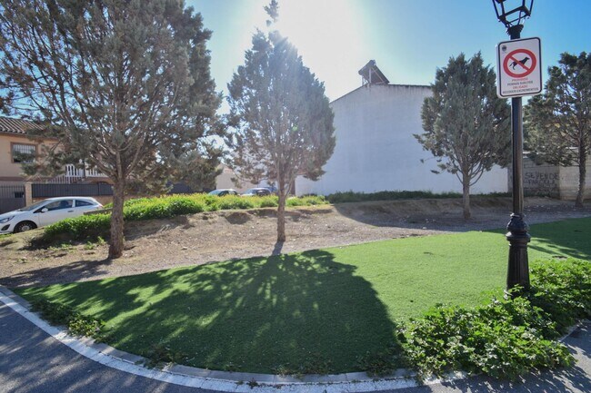 Más detalles de Calle Pedro de Mena, 23, Cúllar Vega - Terreno en venta