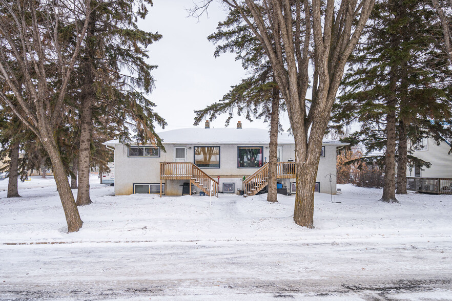 5416 46 St, Lloydminster, AB en venta - Foto principal - Imagen 1 de 5