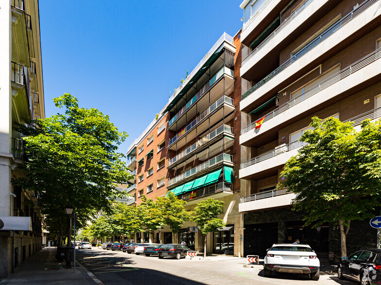 Calle Padilla, Madrid, Madrid en alquiler - Foto del edificio - Imagen 2 de 2