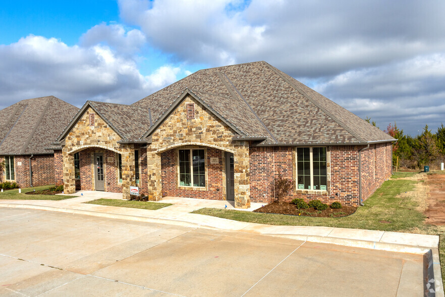 825 Kelly Lakes Pass, Edmond, OK en venta - Foto principal - Imagen 1 de 3