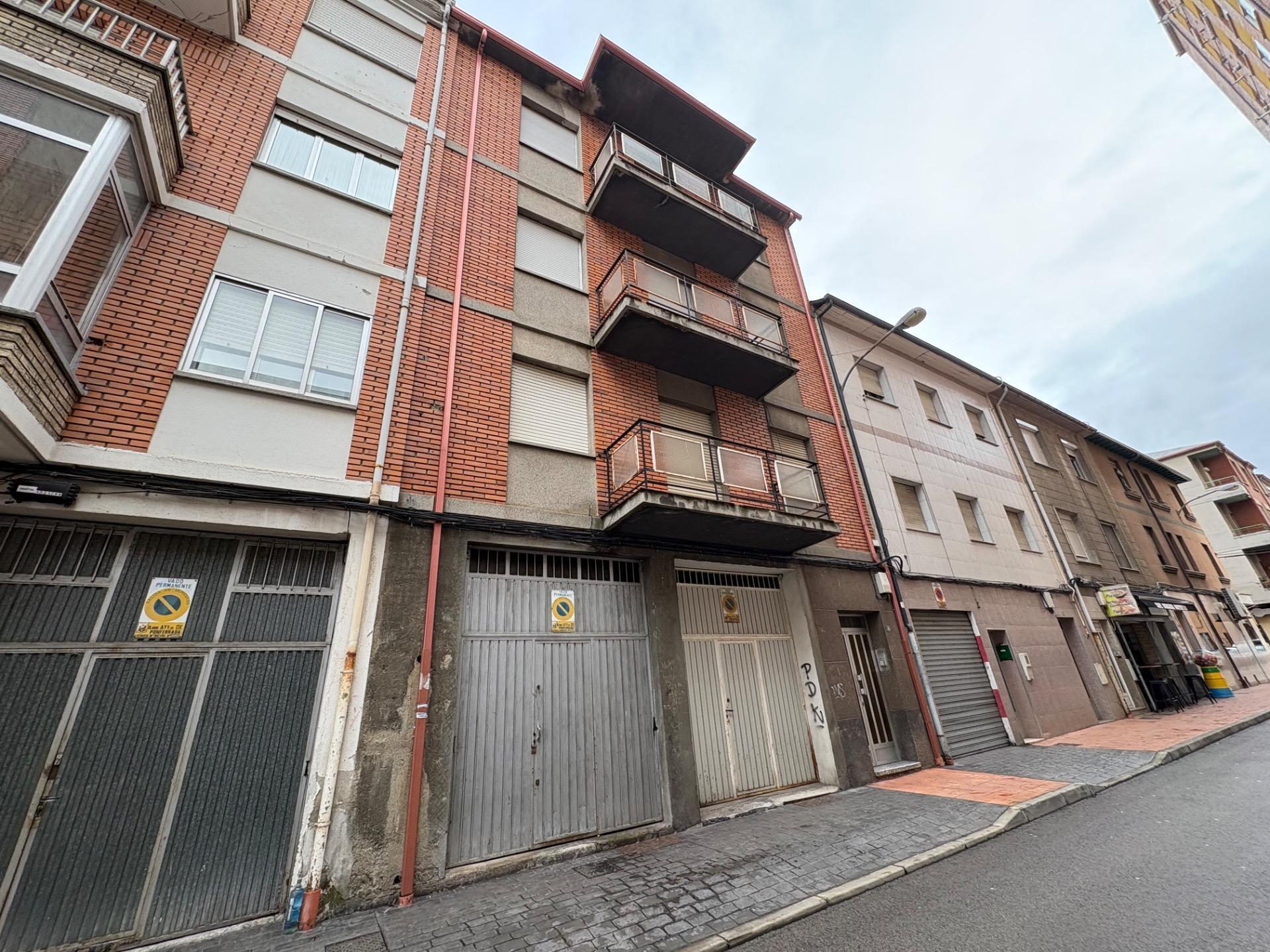 Avenida Verardo García Rey, 26, Ponferrada, León en venta Foto del edificio- Imagen 1 de 43