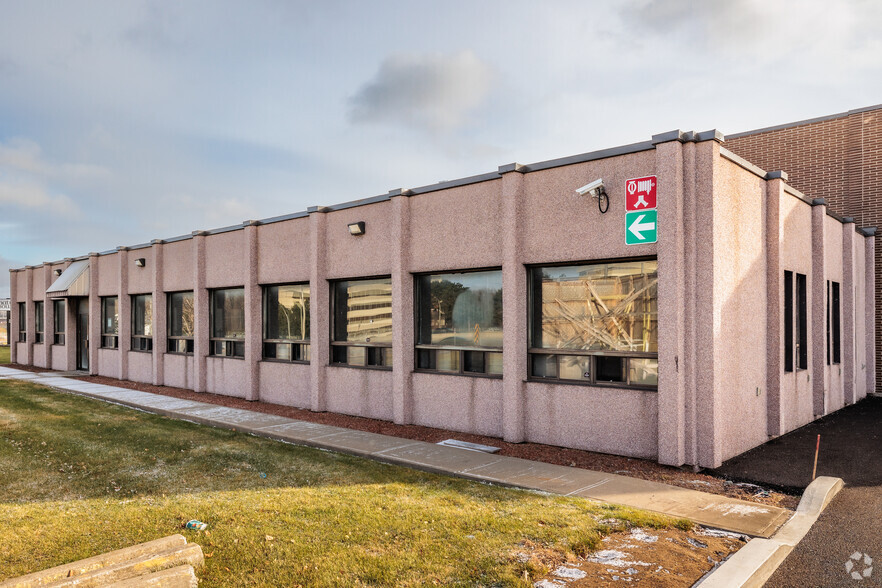 1400 Rte Transcanadienne, Dorval, QC en alquiler - Foto del edificio - Imagen 1 de 8