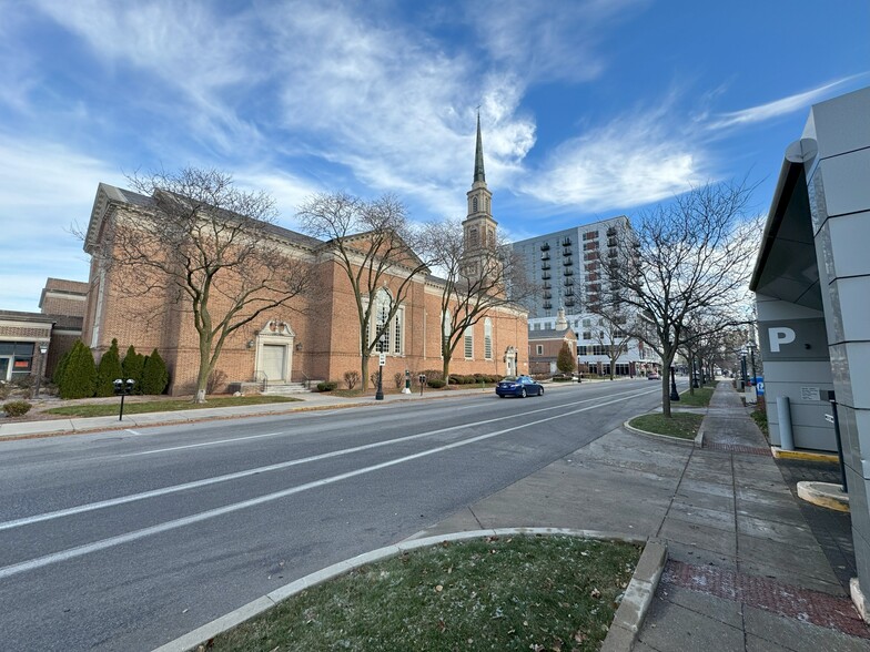 300 W Wayne St, Fort Wayne, IN en alquiler - Foto del edificio - Imagen 3 de 9