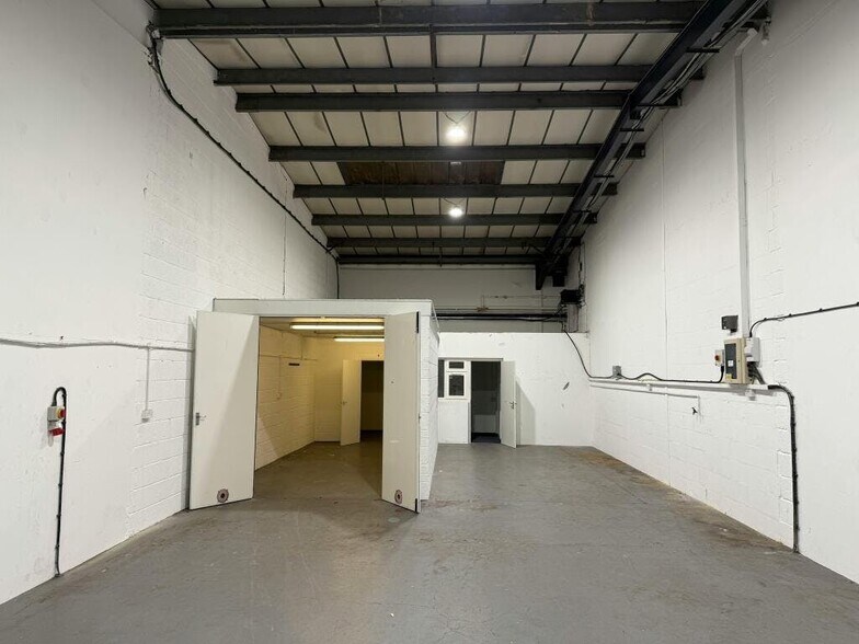 Saville Rd, Peterborough en alquiler - Foto del edificio - Imagen 2 de 6
